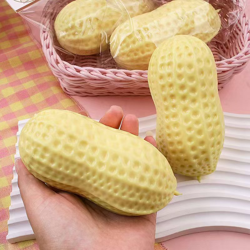 In Stock Peanut Stress Ball Cr - Vinyl Figure Blank recension och pris